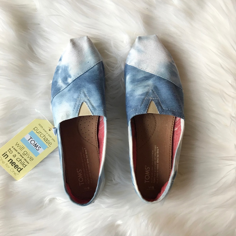NWT Toms Classic Slip-Ons Blue & White Tie-Dye